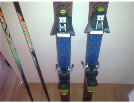 Temiz K2 kayak takımı ayakkabısız. Kayak+bağlama+baton