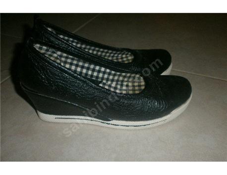 Siyah Beyaz Dolgu Topuk Ayakkabı