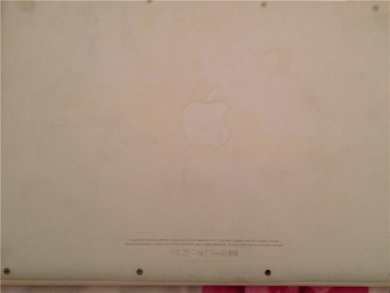 tertemiz macbook 2010 ortası 