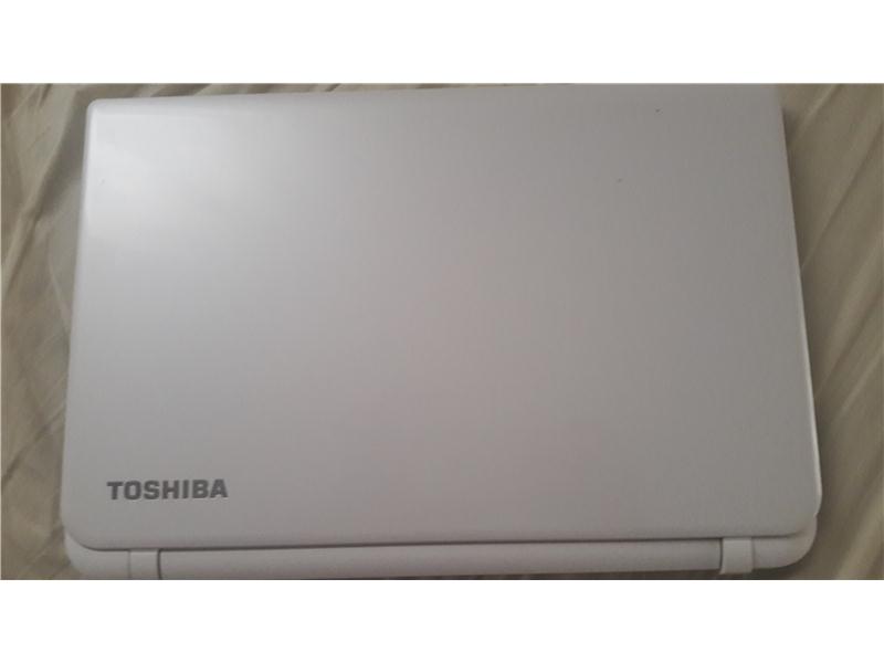 Toshiba Satellite L50-B-1Q6 Laptop 1TB Harddisk hediyeli
