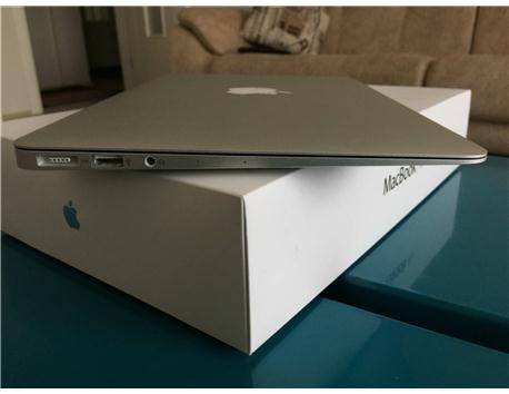 Macbook Air Intel Core İ7 1.6Ghz 8 Gb 256 Gb 11 " (Çok temiz, yeniden farksız)