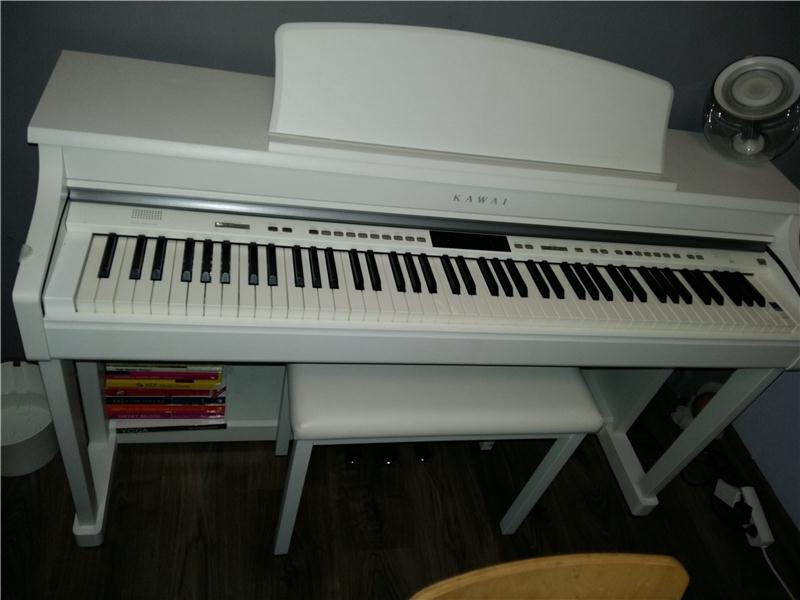 kullanılmamış  beyaz KAWAİ CN 34  duvar piyanosu