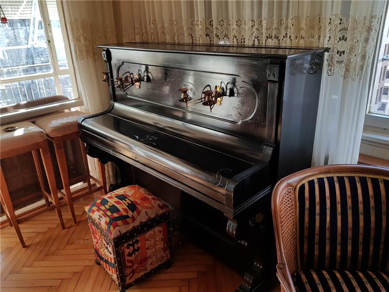 W. Hartmann Akustik Konsol Piyano