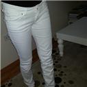 38 beden beyaz kot pantolon 25 TL´ye
