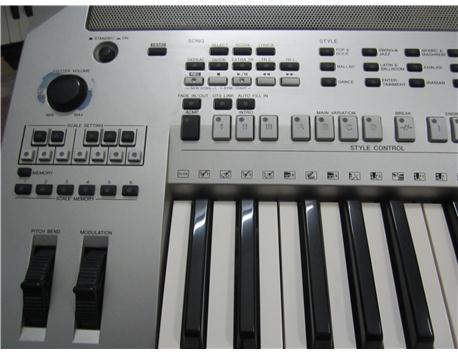 YAMAHA OR700 V1  KORG PA55 LER 