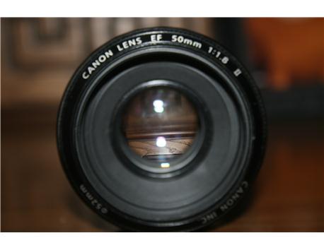 canon 50mm lens 1.8