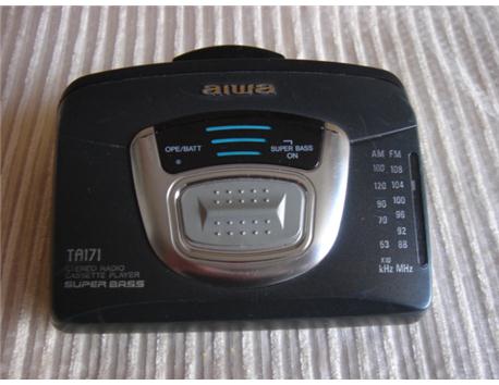 AIWA  TA 171  FM-AM  RADIO CASSETTE PLAYER