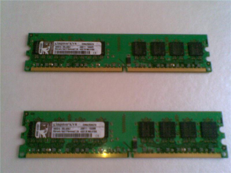 kingston 1gb ddr 2 667 mhz iki tane mevcut