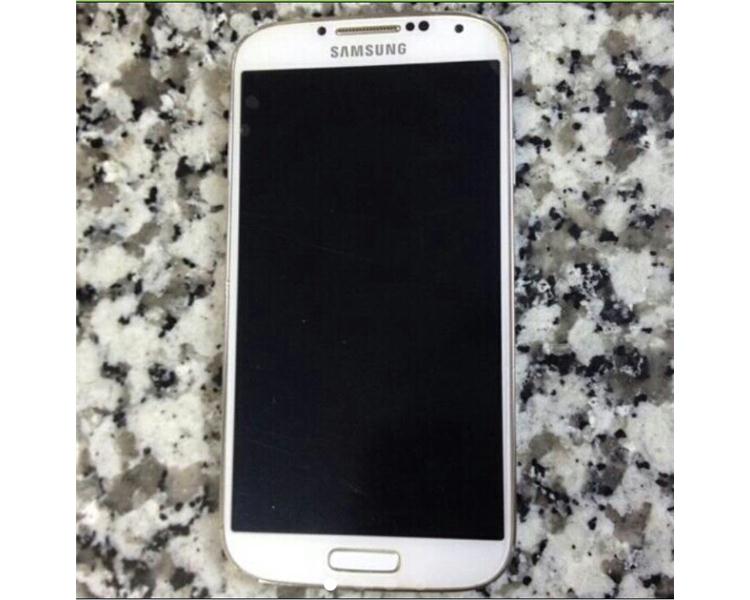 Samsung s4 , Temiz , Takasli