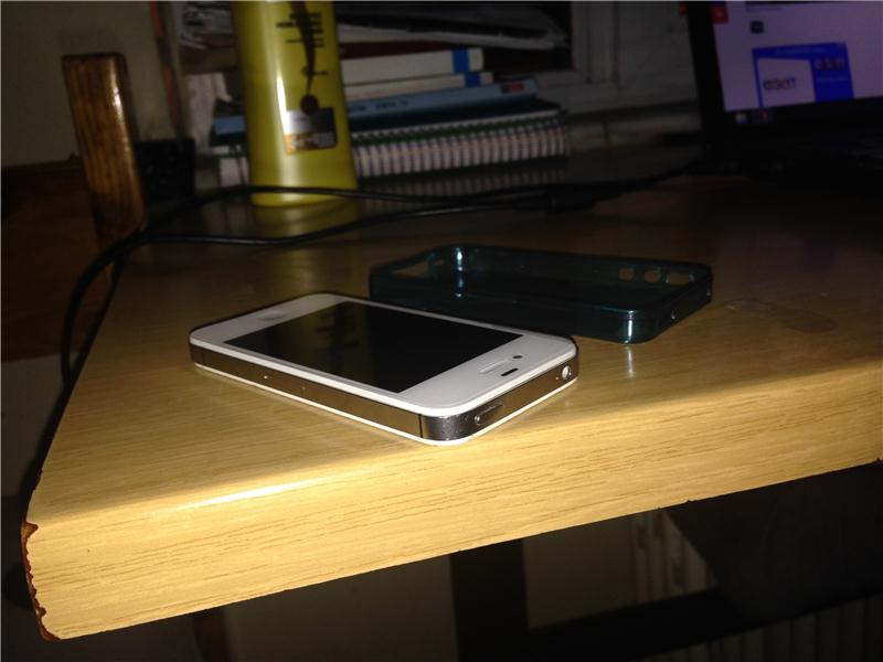 Takaslık İphone 4s (64 GB)