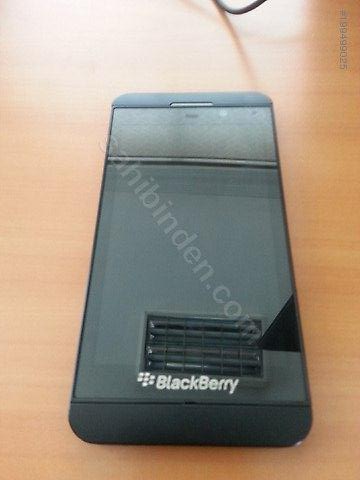 Kusursuz Blackbeery Z10 20 ay garantisi var