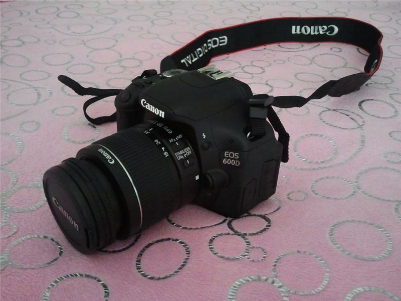 CANON 600D + 18-55 LENS FULL EKİPMANLA BERABER