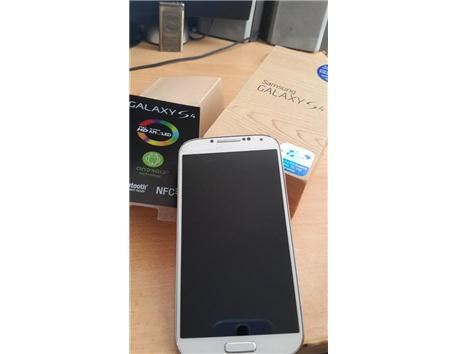 Samsung Galaxy S4 i9500 Laptop İle Takaslıktır.