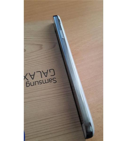 Samsung Galaxy S4 i9500 Laptop İle Takaslıktır.