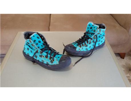 % 100 ORJİNAL CONVERSE VE NEW BAKANI 3 AYAKKABI SADECE 60 TL OLDUKÇA TEMİZ VE KUSURSUZLAR 38 NUMARA