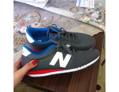 new balance spor ayakkabı sıfır kutusunda hıc giyilmemiş 40 numara ve cok uygunnnnnnn fiyatla satışta takas istemıyorum 