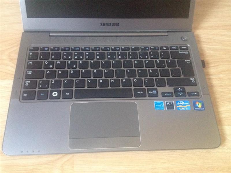 Samsung NP530U3B ULTRABOOK LAPTOP