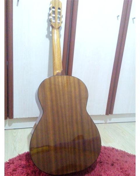 klasik gitar Admira Juanita