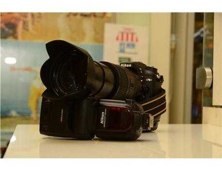 D7100 NİKON + 18x300 DX OBJEKTİFİ+BATERY GRİP+2 ADET YEDEK BATARYA VE KUTUSUYLA BİRLİKTE