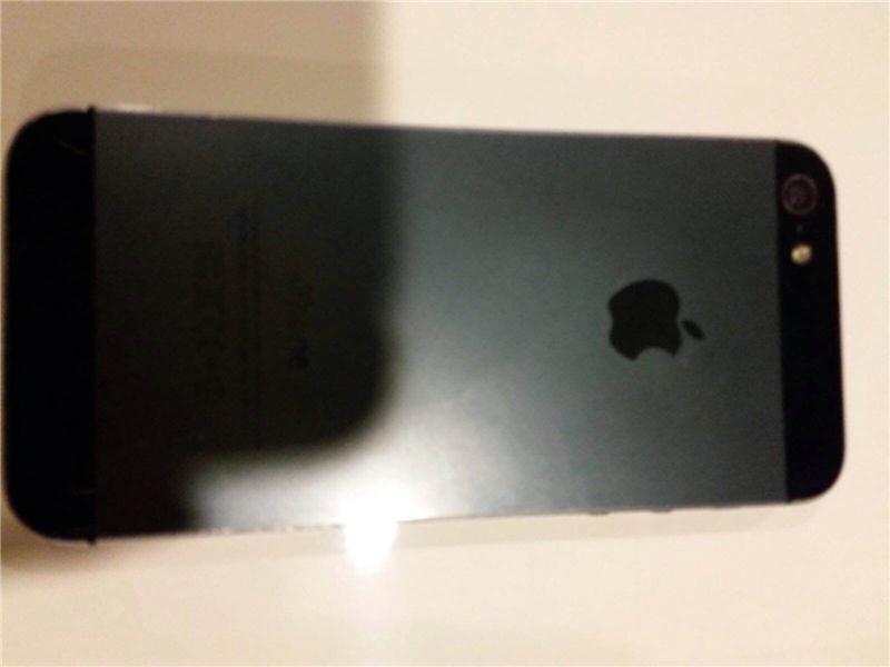 TAKASLI IPHONE 5 16 GB TEMİZ SAHİBİNDEN GARANTİLİ