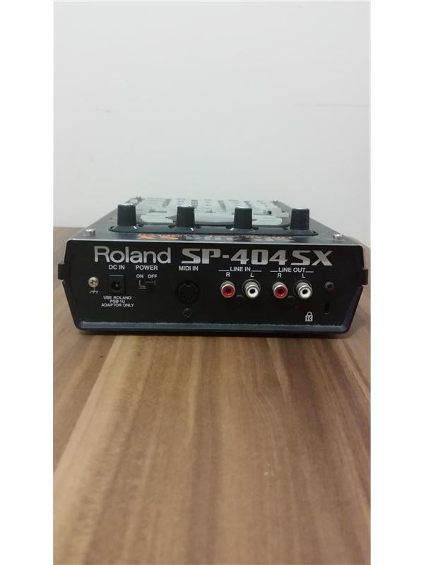 ROLAND SP 404SX COMPACT LINEAR WAVE SAMPLER PORTABLE+SD1GB