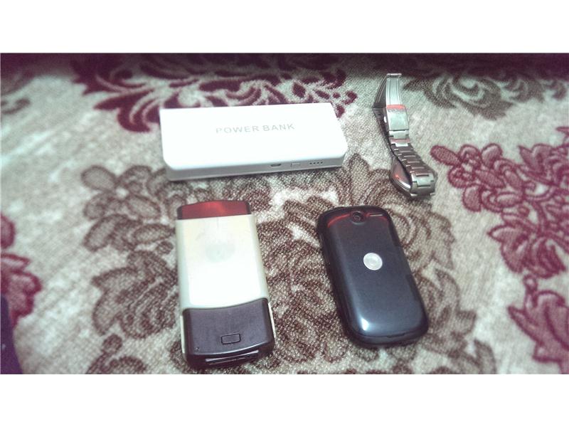 HTC M7 NOKIA N70 VODAFONE 858 CASIO KOL SAATI VE 13000 MAH YUKSEK KAPASITELI POWERBANK HEPSI 580 TL