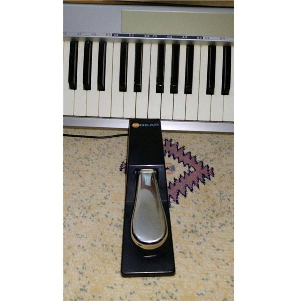 M Audio Keystation 61ES+Sustain Pedal(pedal hediye)