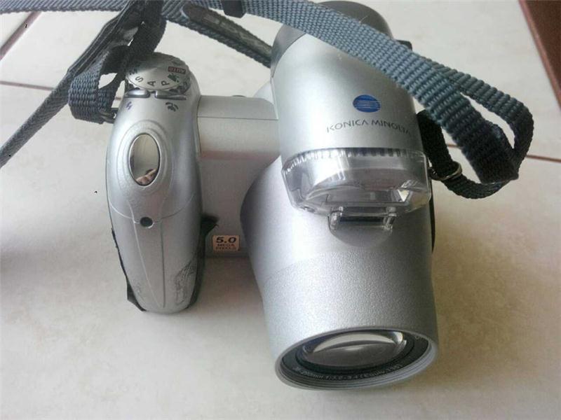 Konica Minolta Dimage Z20 Fotoğraf Makinesi 