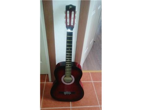 Sıfır gitar satılık. İletişim 0507 557 82 36