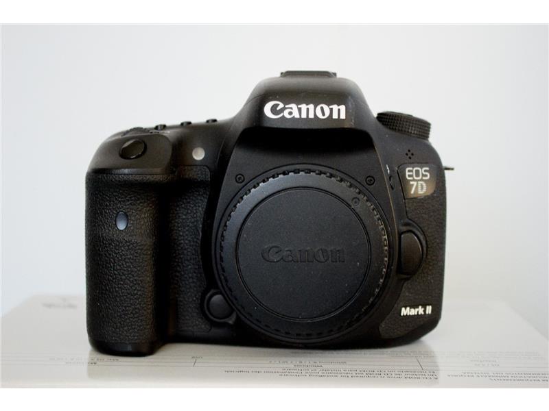 Canon EOS 7D Mark II Dijital SLR Kamera Gövde 20,2MP Full HD Japonya Model Yeni