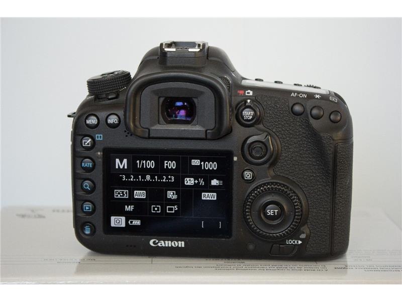 Canon EOS 7D Mark II Dijital SLR Kamera Gövde 20,2MP Full HD Japonya Model Yeni