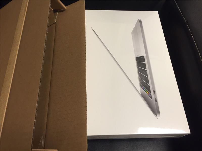 Yeni 2016 15 "Apple MacBook Pro Retina i7 2.6GHz 1TB SSD 16GB Dokunmatik Çubuk Alanı Gri