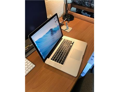 Apple MacBook Pro A1398 Intel Core i7 2.3GHz 8GB RAM 256GB