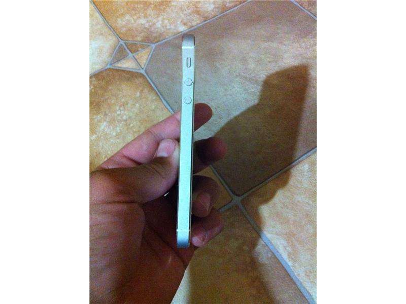 Gümüş iPhone 5s