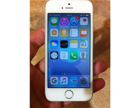 Gümüş iPhone 5s