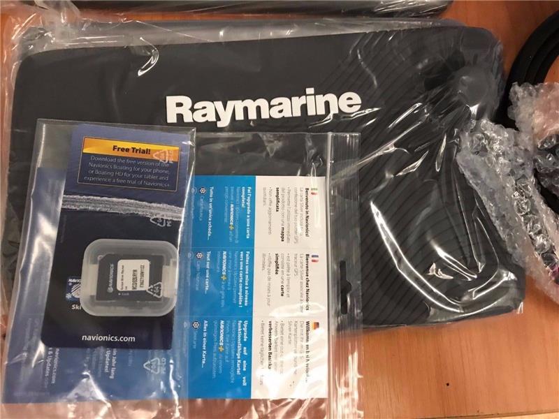 raymarine hybır touch balık bulucu