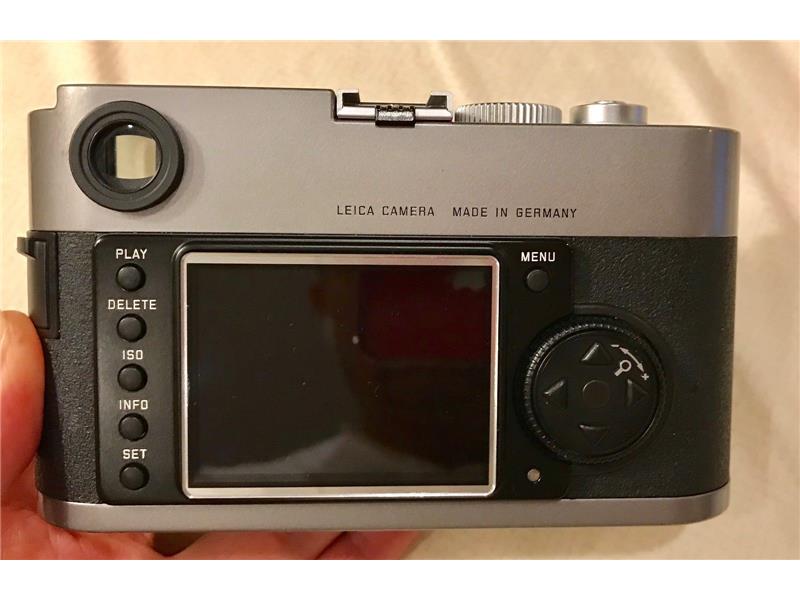 Leica M M9 18.0MP Dijital Fotoğraf Makinesi - Çelik Gri (Sadece Gövde)