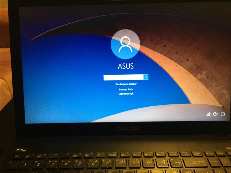 Asus İ7 8gb Ram tertemiz laptop