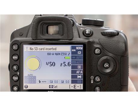 Nikon D3200 çok temiz +kumanda+ tripot+ters bağlantı adaptörü+ batarya+ şarj aleti