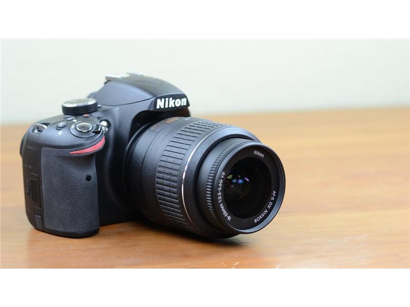 Nikon D3200 çok temiz +kumanda+ tripot+ters bağlantı adaptörü+ batarya+ şarj aleti