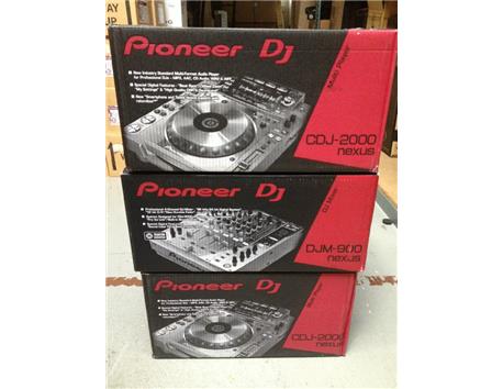 2X Pioneer CDJ-2000 Nexus + DJM-900 Nexus