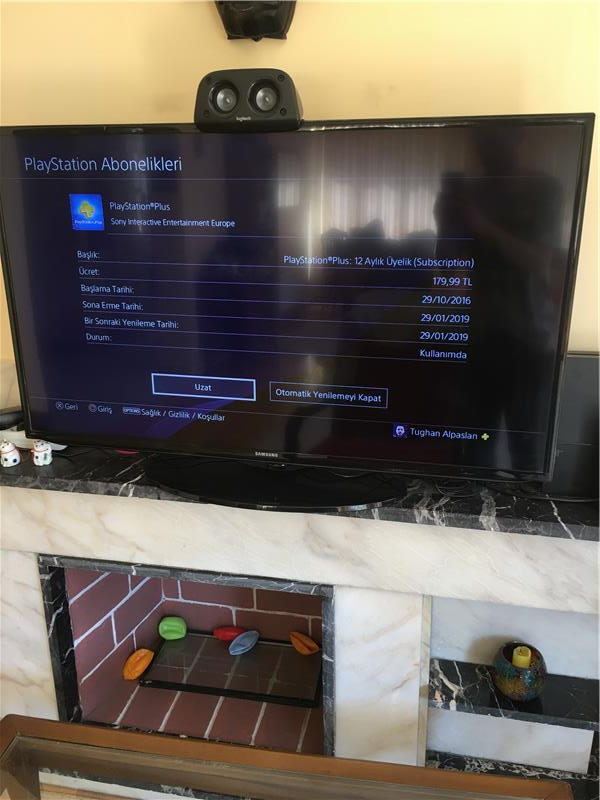 PS4 500 GB + 2 kol + 28 Ücretli Oyun + PS4 Wireless Headset + 9 ay PS Plus