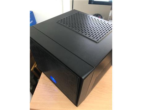 Mini ITX i5 4590 3.30Ghz, 28 Samsung 4K 60Hz, 16GB, GTX1050, SSD