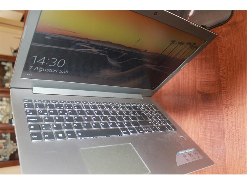 Lenovo İdeapad 520 İ7 - 7500U Tertemiz Laptop