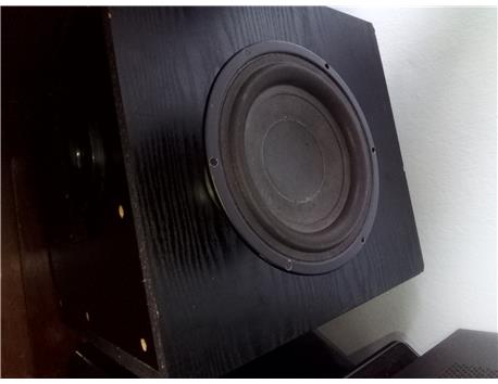 Hoparlör subwoofer bass kolon