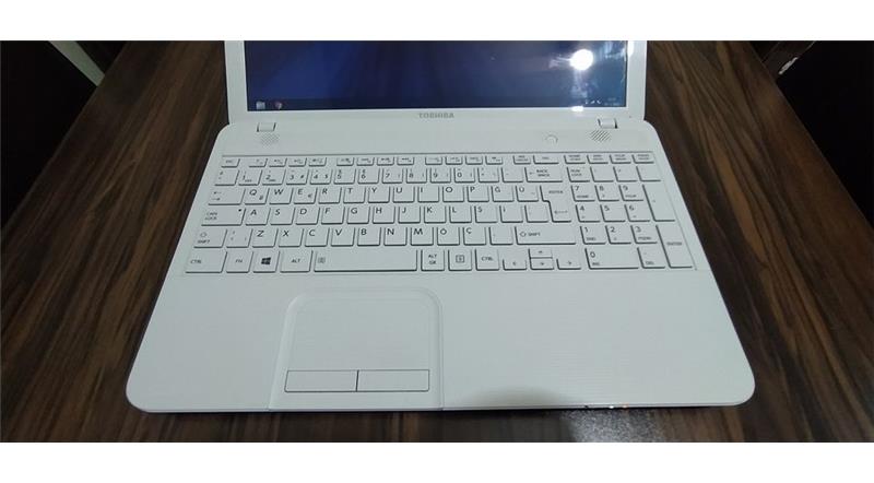 SATILIK TOSHIBA TEMİZ LAPTOP *ÇANTA HEDİYE*