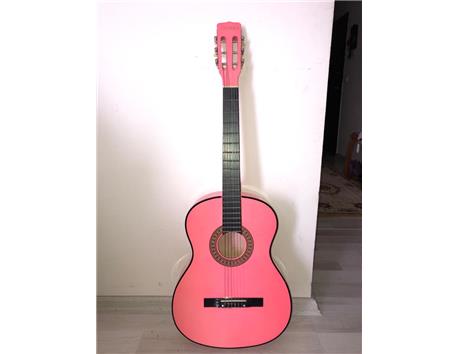 Az kullanılmış temiz gitar. (Pazarlık payı vardır )