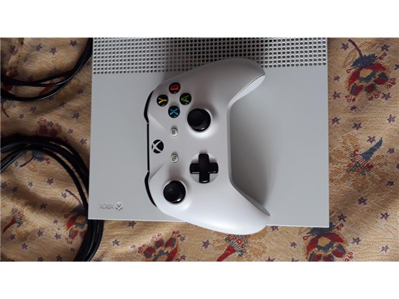 XBOX ONE S 1 TB TAKAS VAR