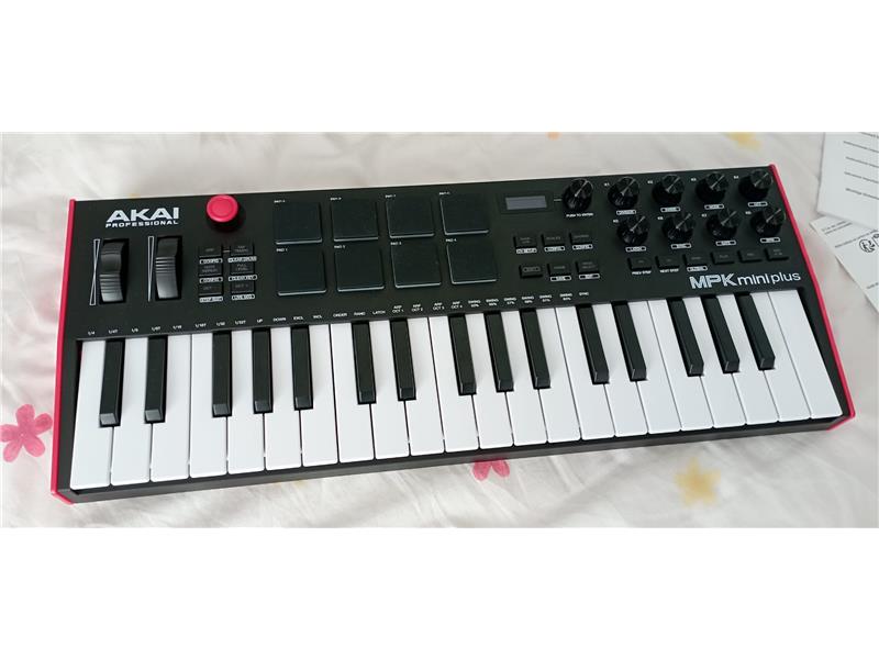 AKAI MPK MINI PLUS 37 Tuş Midi Klavye