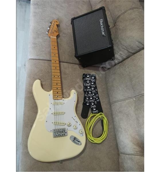 SX Stratocaster Elektro Gitar ve Blackstar ID:Core 10 V3 Amfi